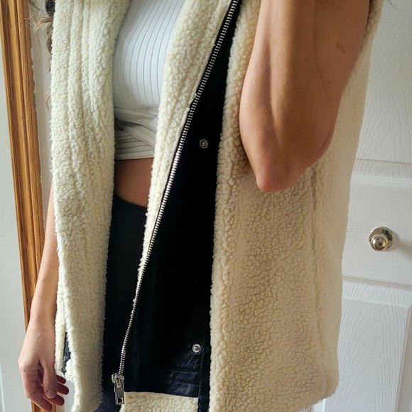 ASOS sherpa Vest - Picture 2 of 4